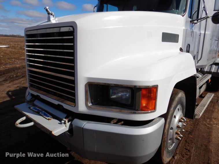 image for item JK9469 1993 Mack CH613  semi truck