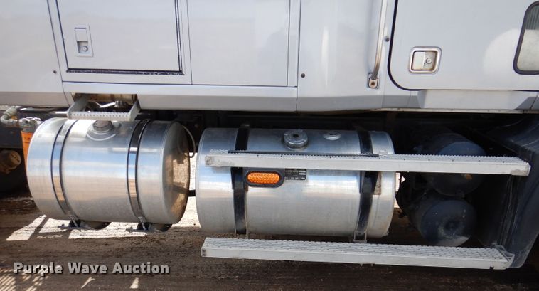 image for item JK9469 1993 Mack CH613  semi truck