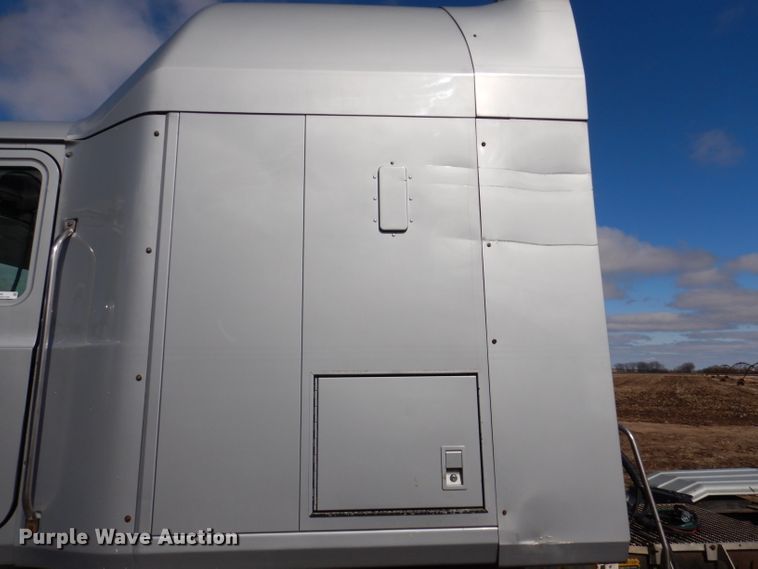 image for item JK9469 1993 Mack CH613  semi truck