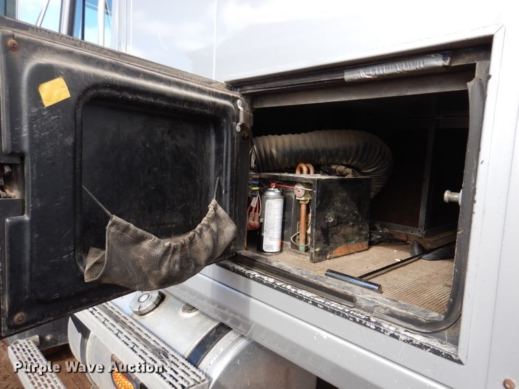 image for item JK9469 1993 Mack CH613  semi truck