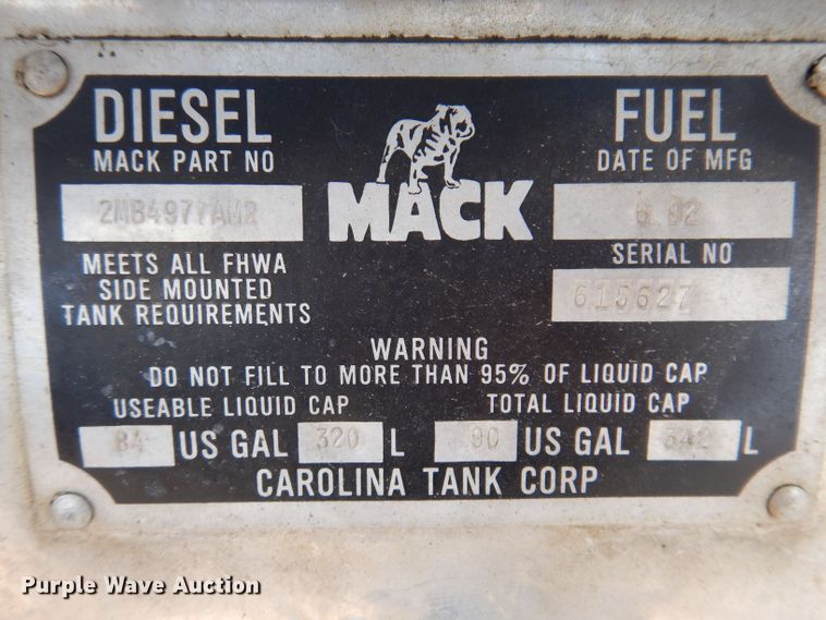 image for item JK9469 1993 Mack CH613  semi truck