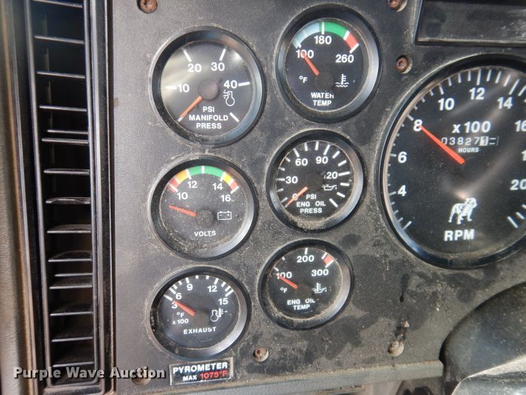 image for item JK9469 1993 Mack CH613  semi truck