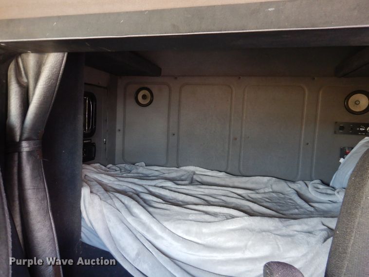 image for item JK9469 1993 Mack CH613  semi truck