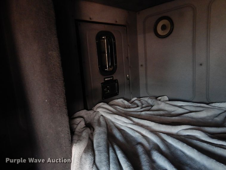 image for item JK9469 1993 Mack CH613  semi truck