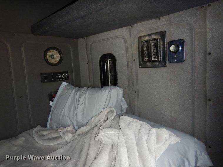 image for item JK9469 1993 Mack CH613  semi truck