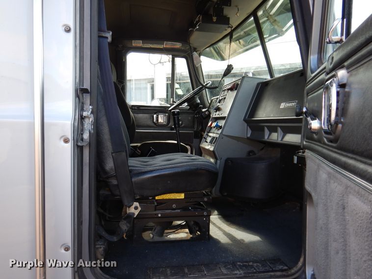 image for item JK9469 1993 Mack CH613  semi truck