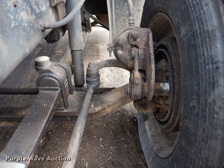 image for item JK9469 1993 Mack CH613  semi truck