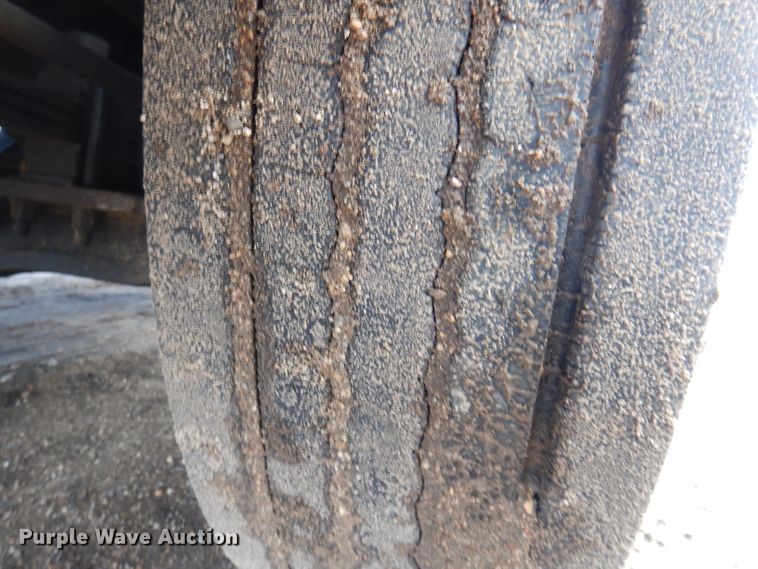 image for item JK9469 1993 Mack CH613  semi truck