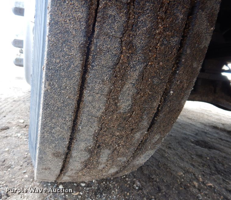 image for item JK9469 1993 Mack CH613  semi truck