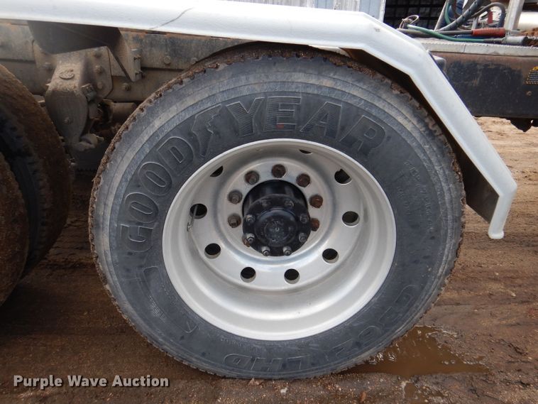 image for item JK9469 1993 Mack CH613  semi truck