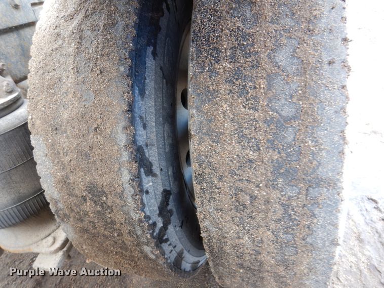 image for item JK9469 1993 Mack CH613  semi truck