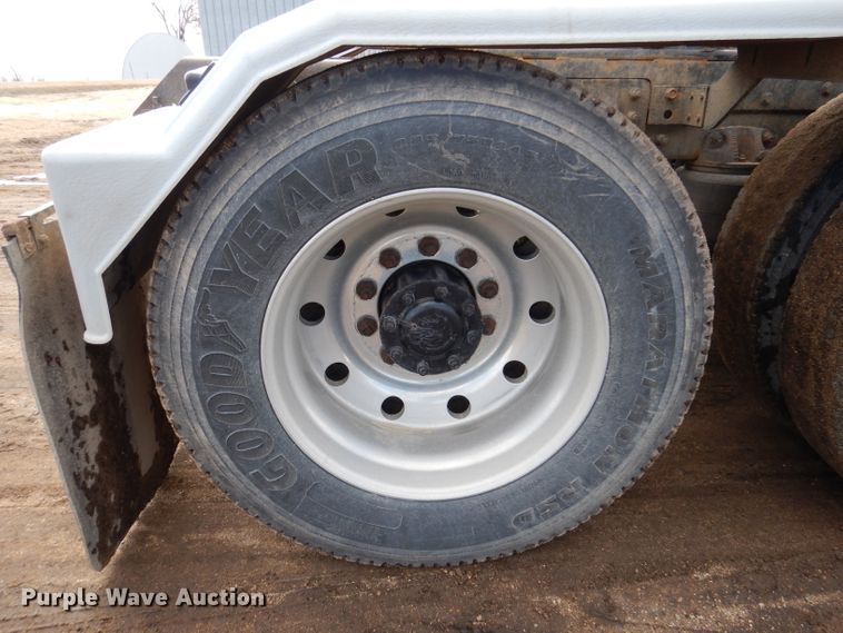 image for item JK9469 1993 Mack CH613  semi truck