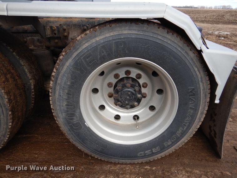 image for item JK9469 1993 Mack CH613  semi truck