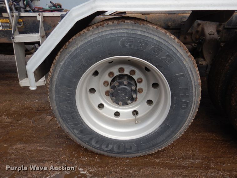 image for item JK9469 1993 Mack CH613  semi truck