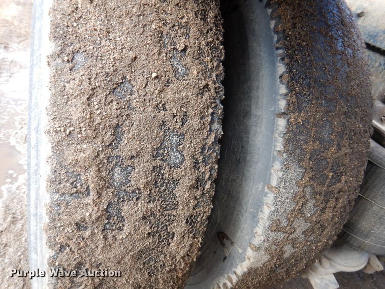 image for item JK9469 1993 Mack CH613  semi truck