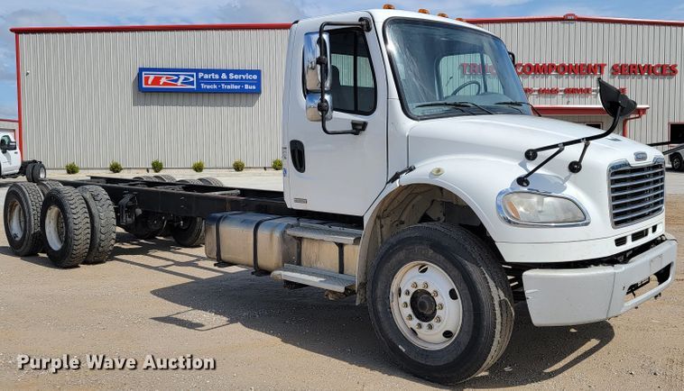 image for item JL9689 2010 Freightliner Business Class M2  truck cab and chassis