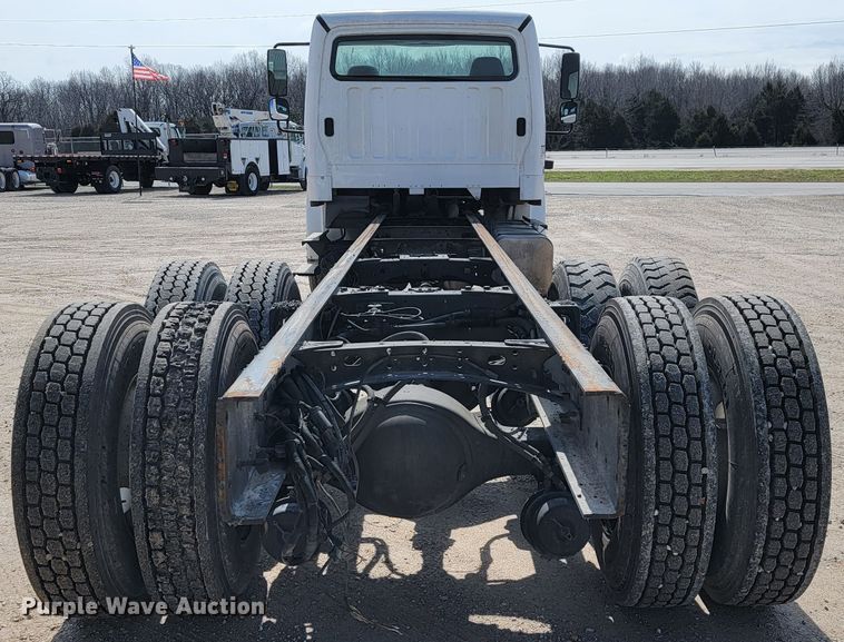 image for item JL9689 2010 Freightliner Business Class M2  truck cab and chassis