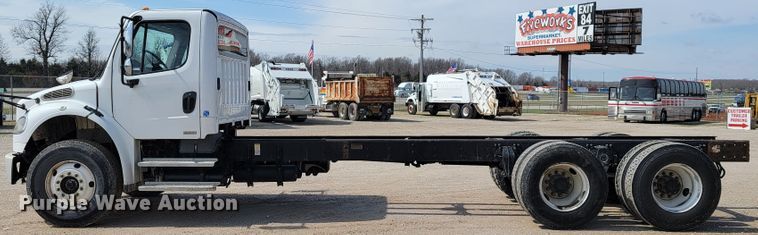 image for item JL9689 2010 Freightliner Business Class M2  truck cab and chassis