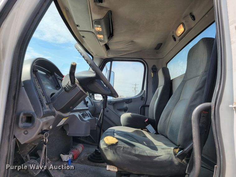 image for item JL9689 2010 Freightliner Business Class M2  truck cab and chassis