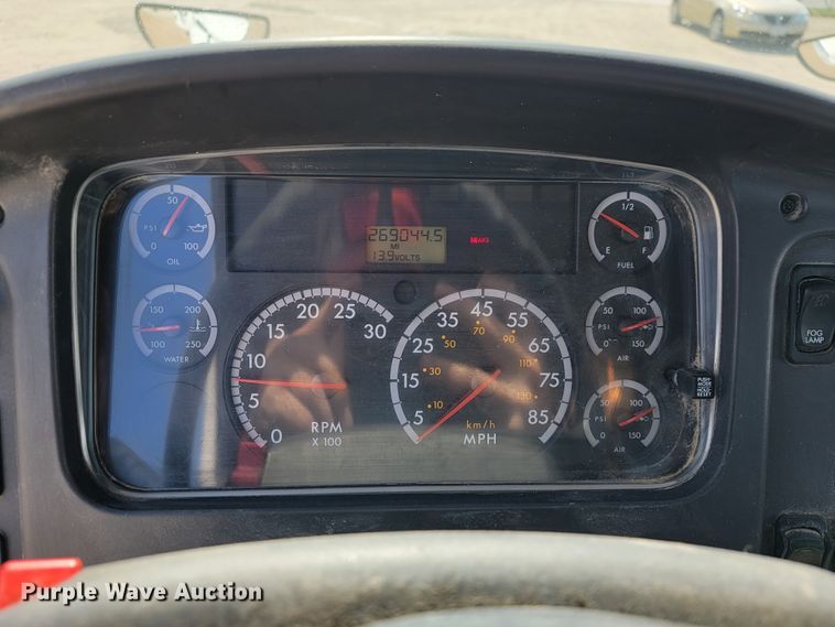 image for item JL9689 2010 Freightliner Business Class M2  truck cab and chassis