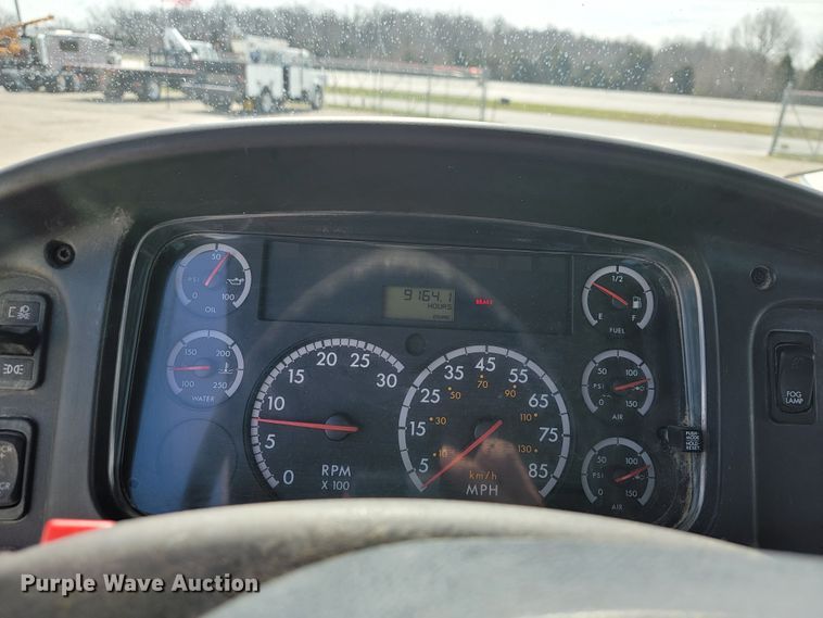 image for item JL9689 2010 Freightliner Business Class M2  truck cab and chassis