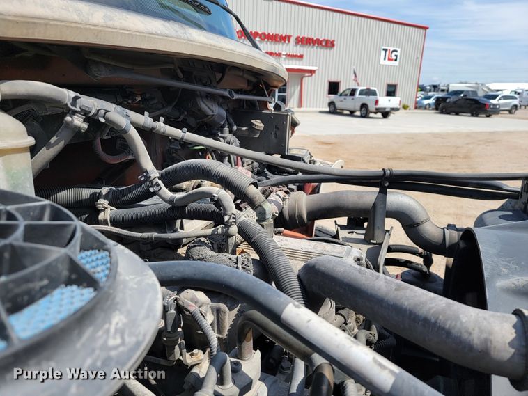 image for item JL9689 2010 Freightliner Business Class M2  truck cab and chassis