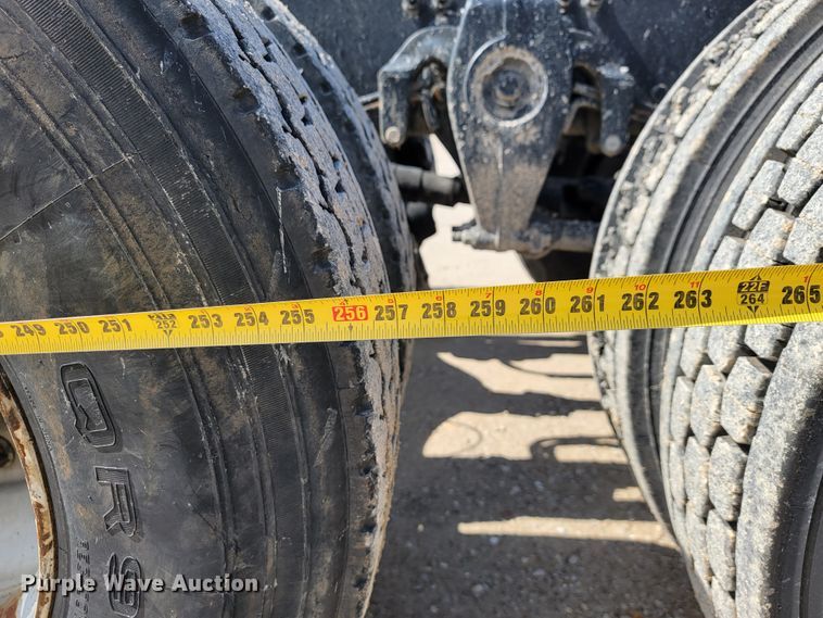 image for item JL9689 2010 Freightliner Business Class M2  truck cab and chassis