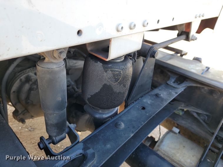 image for item JL9689 2010 Freightliner Business Class M2  truck cab and chassis