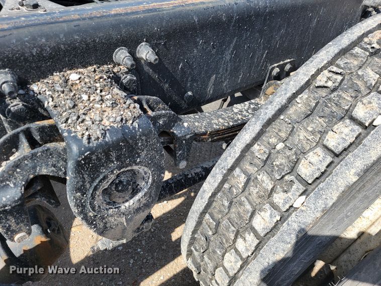 image for item JL9689 2010 Freightliner Business Class M2  truck cab and chassis