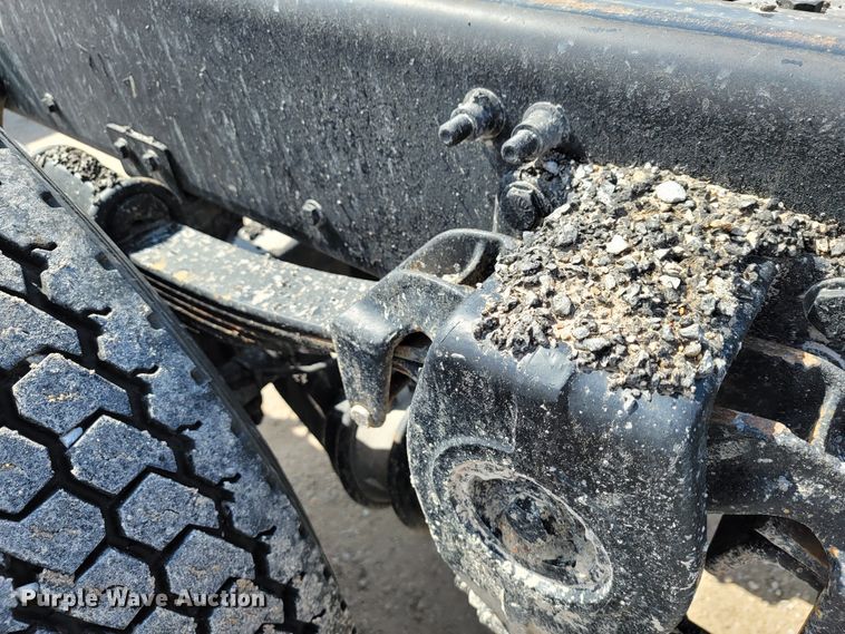 image for item JL9689 2010 Freightliner Business Class M2  truck cab and chassis