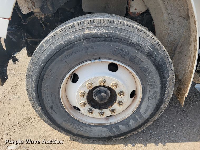 image for item JL9689 2010 Freightliner Business Class M2  truck cab and chassis