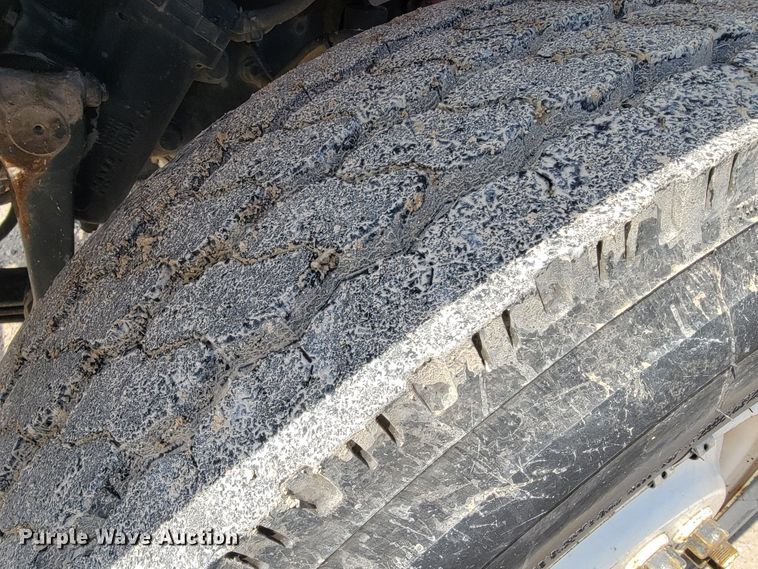 image for item JL9689 2010 Freightliner Business Class M2  truck cab and chassis