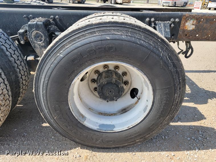 image for item JL9689 2010 Freightliner Business Class M2  truck cab and chassis