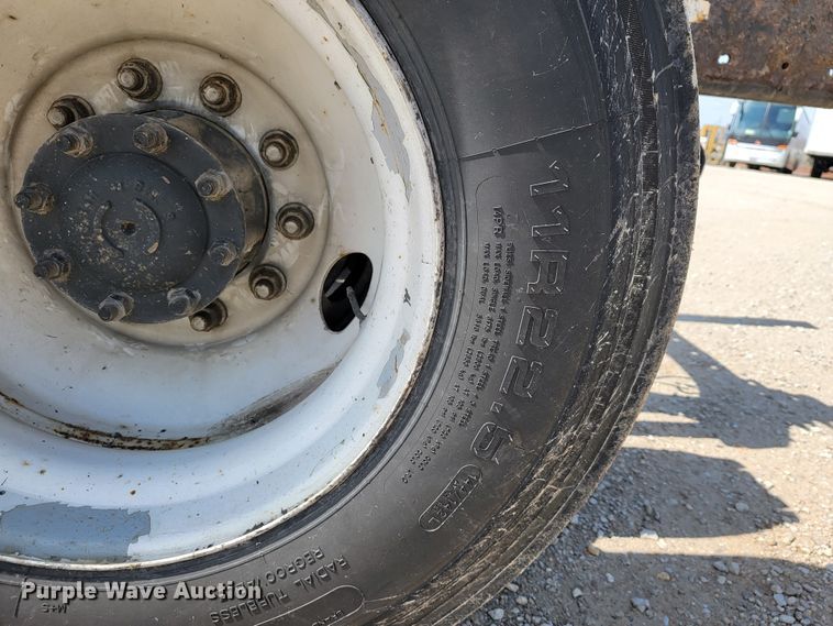 image for item JL9689 2010 Freightliner Business Class M2  truck cab and chassis