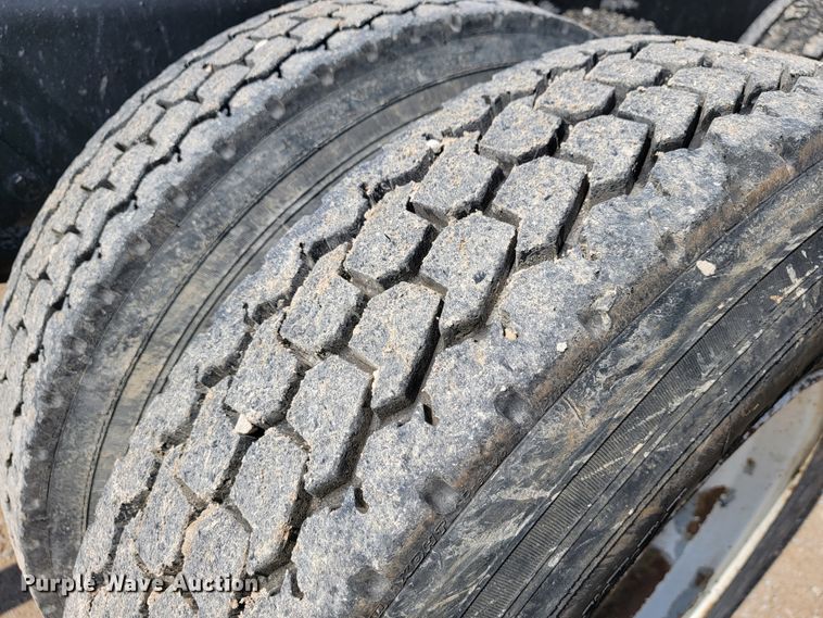 image for item JL9689 2010 Freightliner Business Class M2  truck cab and chassis