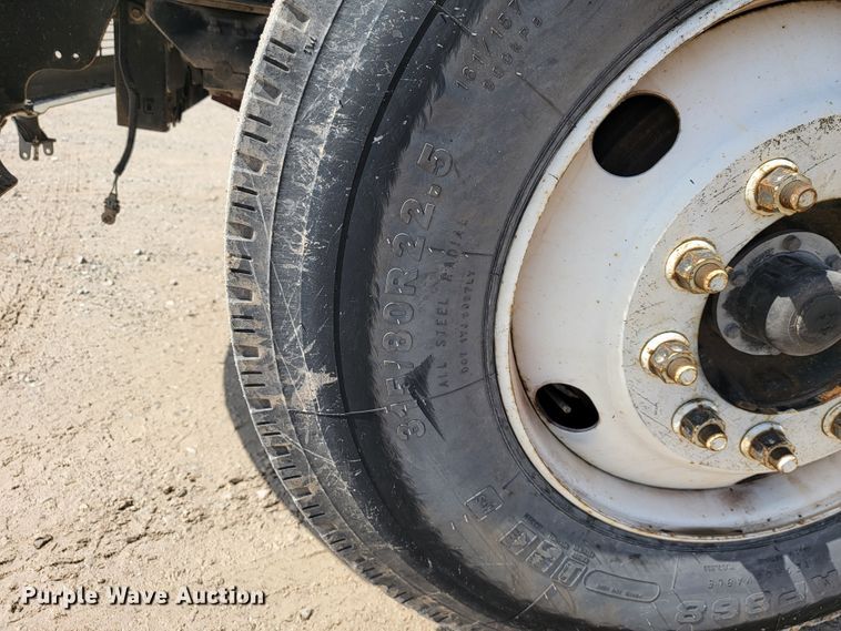 image for item JL9689 2010 Freightliner Business Class M2  truck cab and chassis