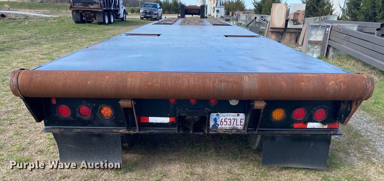 image for item JN9273 2009 Neville  oilfield trailer