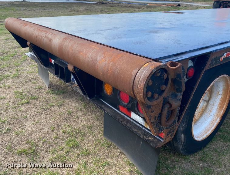 image for item JN9273 2009 Neville  oilfield trailer