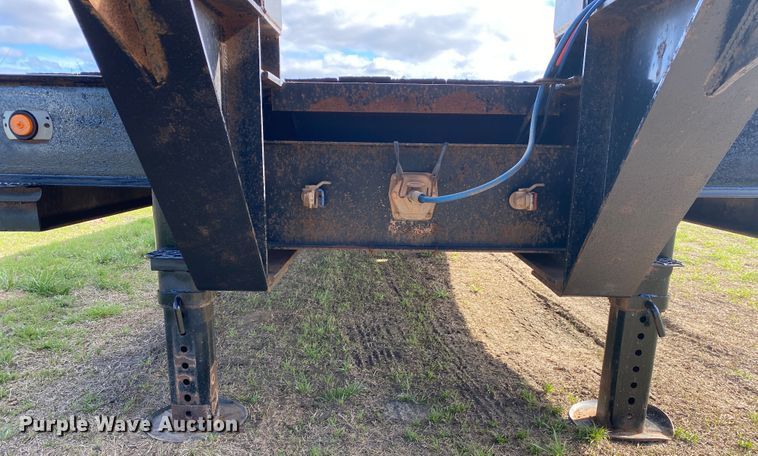 image for item JN9273 2009 Neville  oilfield trailer