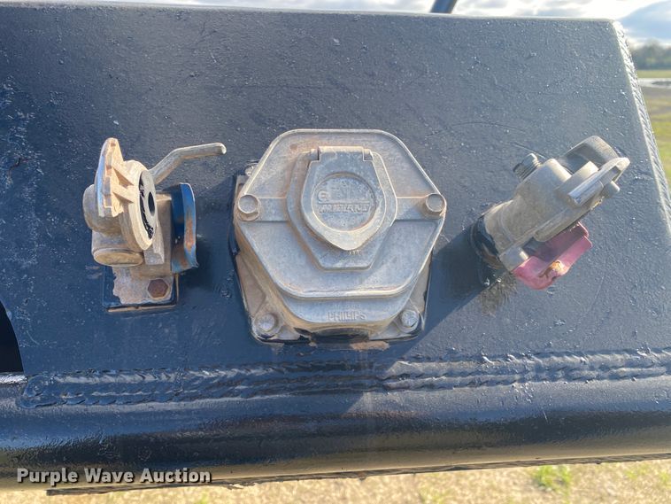 image for item JN9273 2009 Neville  oilfield trailer