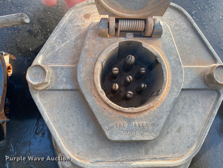 image for item JN9273 2009 Neville  oilfield trailer