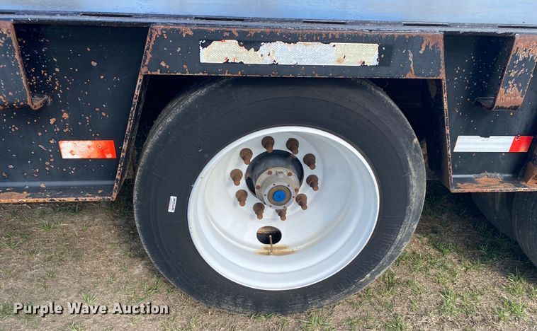 image for item JN9273 2009 Neville  oilfield trailer