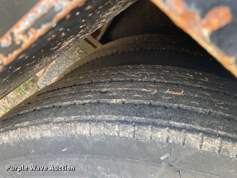 image for item JN9273 2009 Neville  oilfield trailer