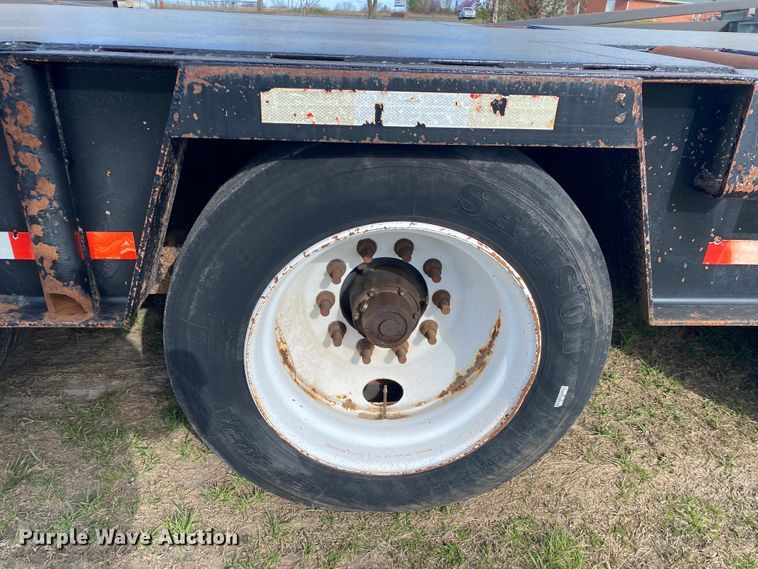 image for item JN9273 2009 Neville  oilfield trailer