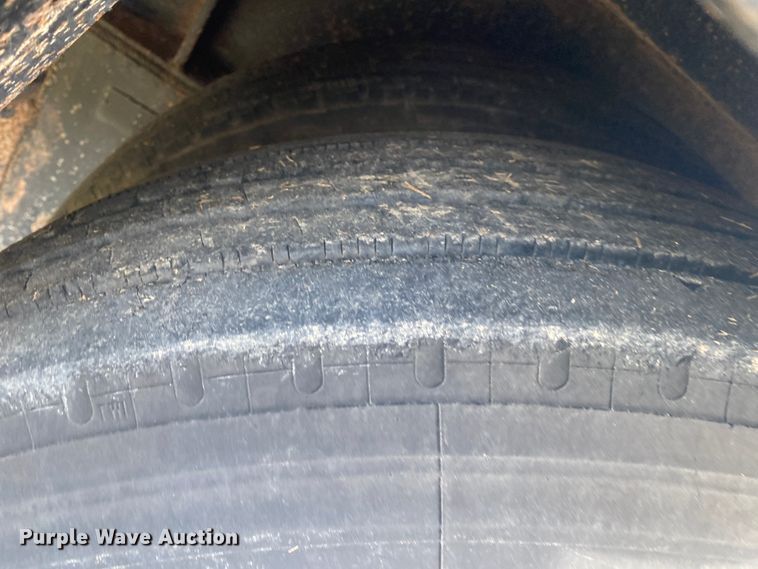 image for item JN9273 2009 Neville  oilfield trailer