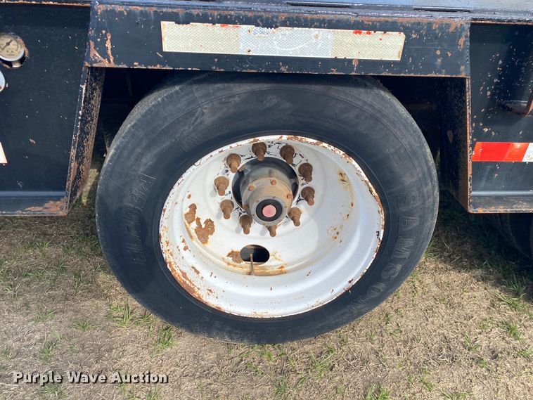 image for item JN9273 2009 Neville  oilfield trailer