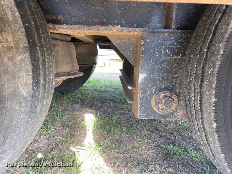 image for item JN9273 2009 Neville  oilfield trailer