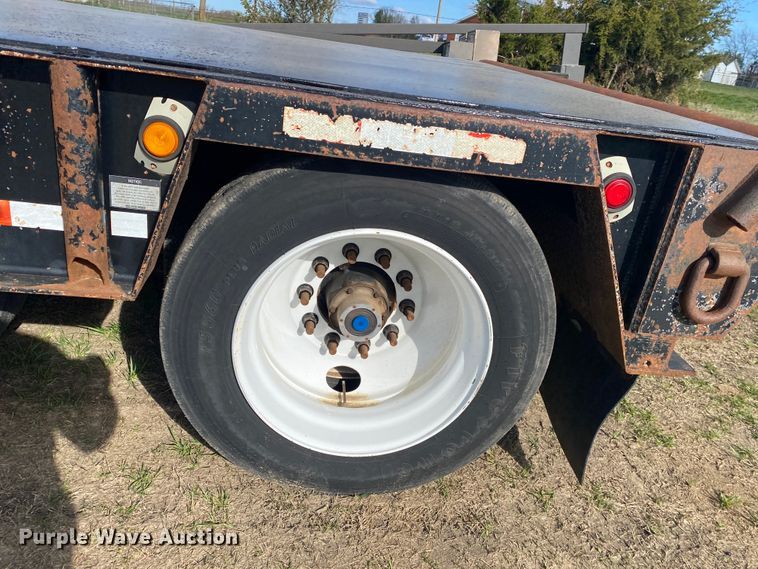 image for item JN9273 2009 Neville  oilfield trailer