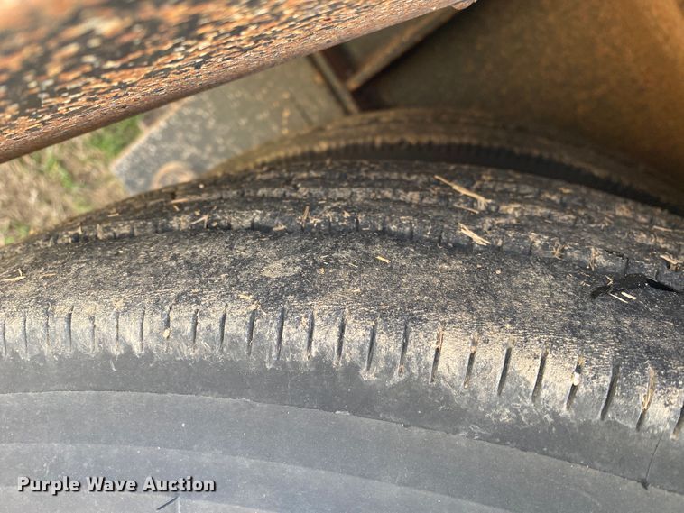 image for item JN9273 2009 Neville  oilfield trailer