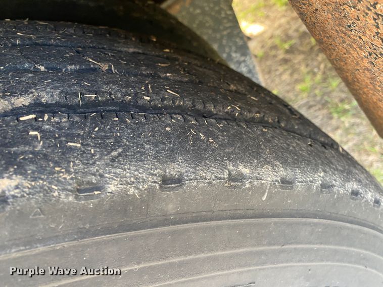 image for item JN9273 2009 Neville  oilfield trailer